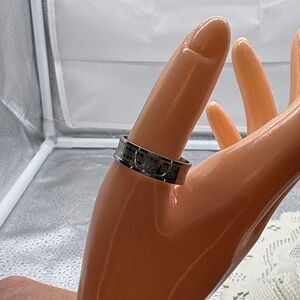 NWT Men's Silver Tone Patterned Ring